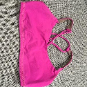 Lululemon sports bra